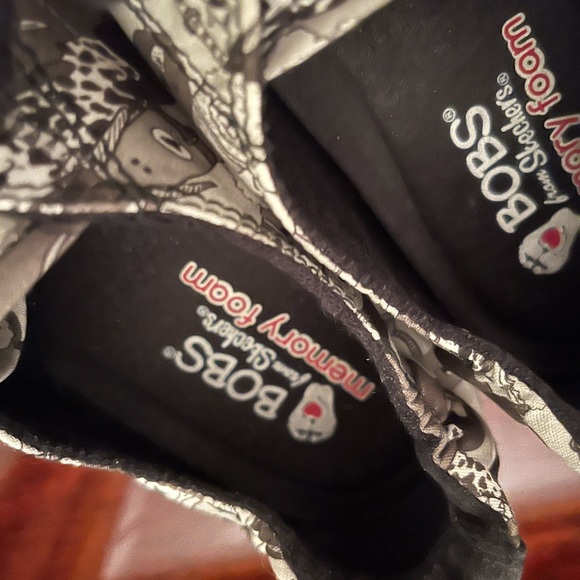 BOBS by Sketchers dog house sneakers - Picture 3 of 5